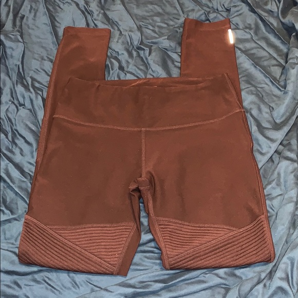📢2 for $10 EUC Mondetta Maroon Leggings - Picture 2 of 4